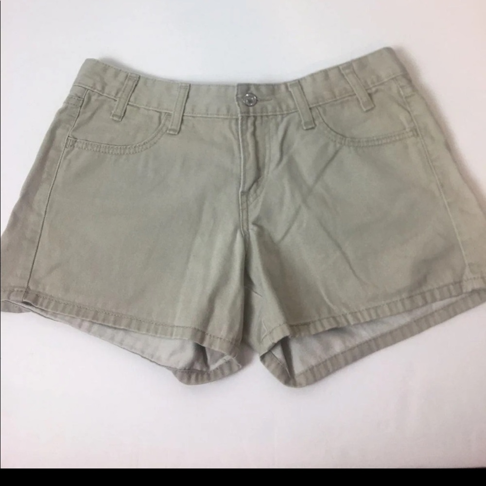 Levi’s shorts - Picture 3 of 4